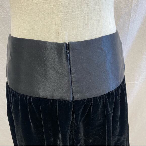 Dolce & Gabbana black velvet A Line Bubble Hem Mini Skirt Size Small/Medium - Picture 7 of 15